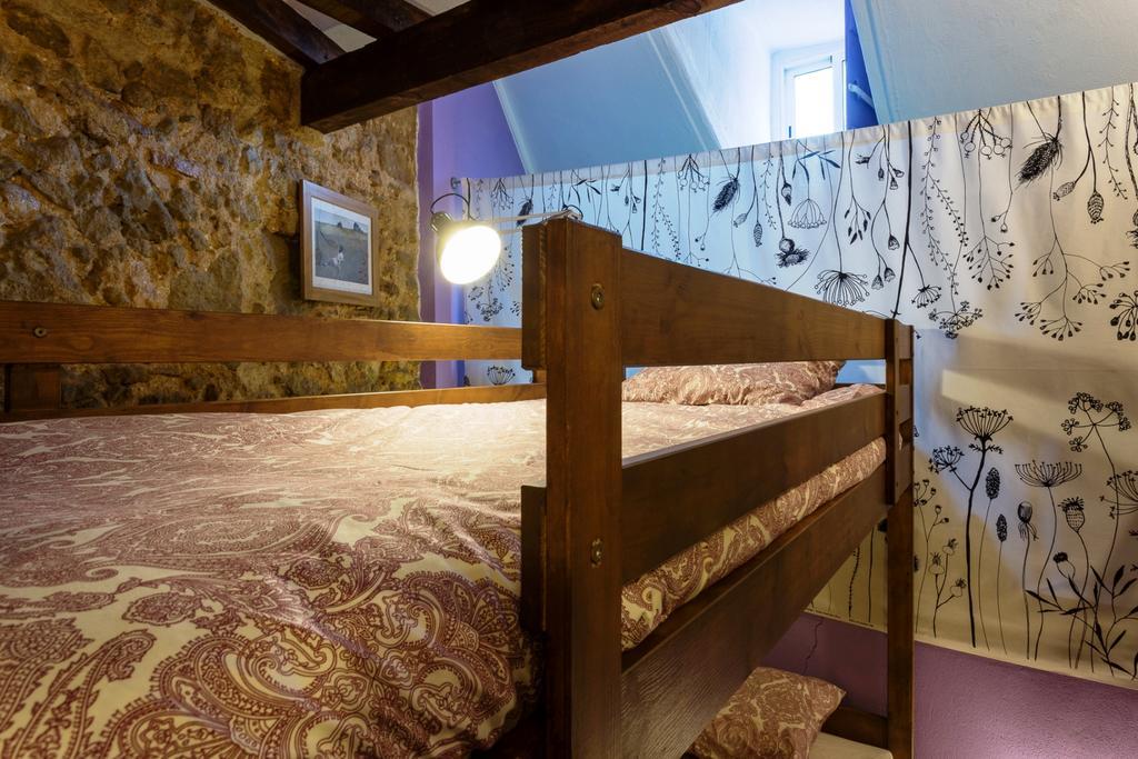Arty Hostel Lisboa Rum bild